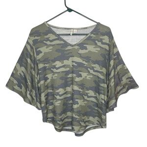 CATO WOMENS CAMO SHORT SLEEVE WAFFLE TOP SIZE SMALL